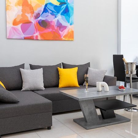 H4 Art Sparta Apartment מראה חיצוני תמונה
