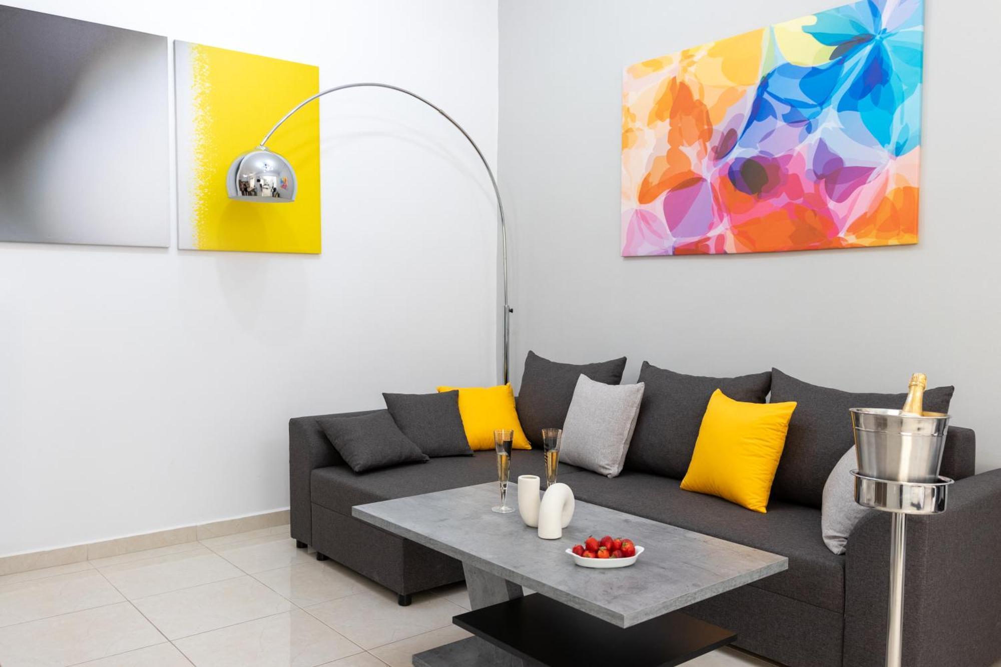 H4 Art Sparta Apartment מראה חיצוני תמונה
