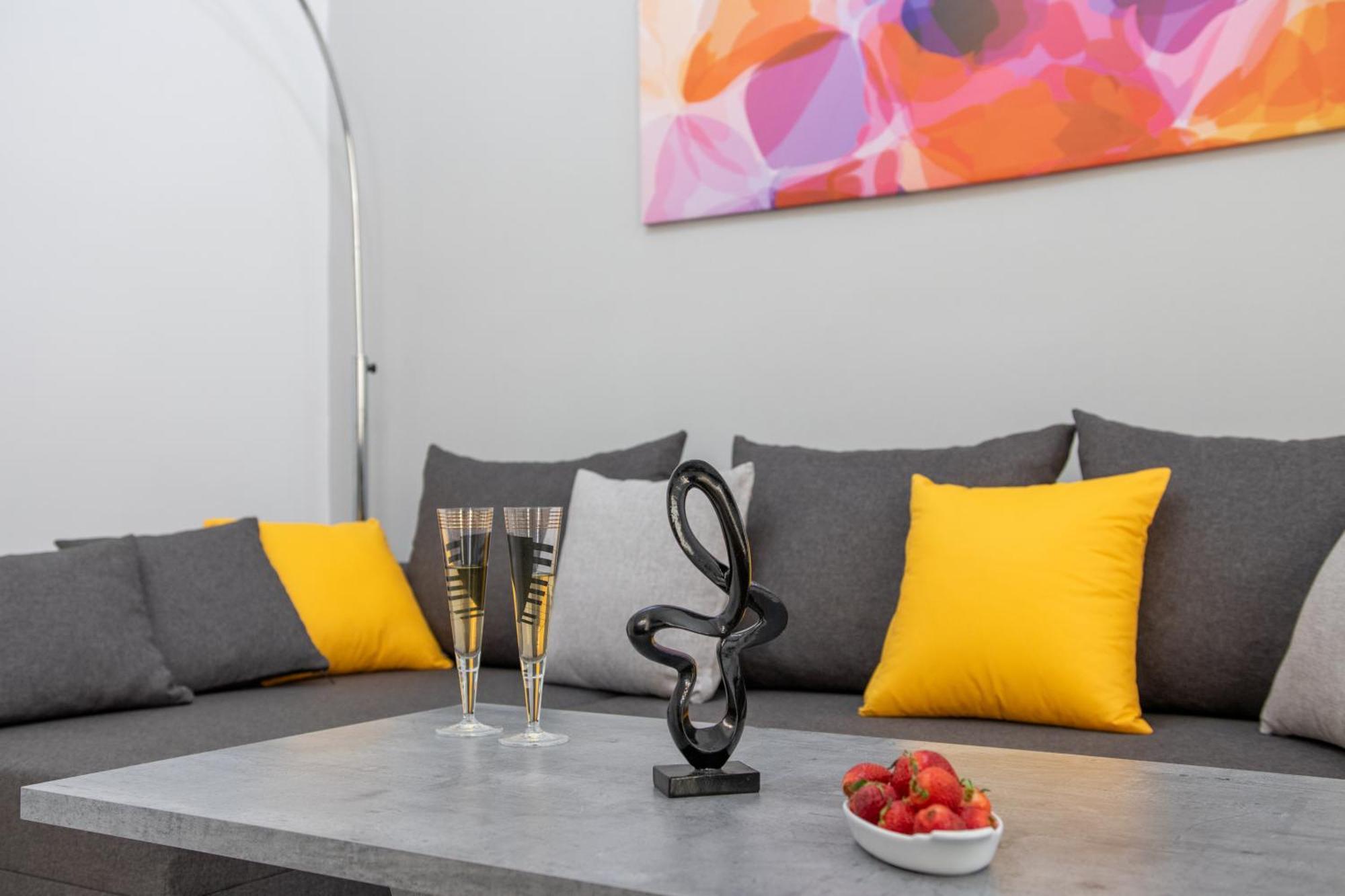 H4 Art Sparta Apartment מראה חיצוני תמונה